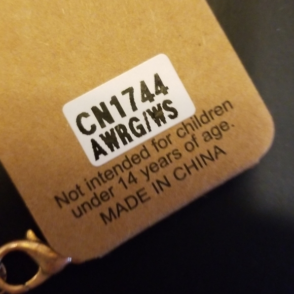 Mama Bear Necklace - Picture 5 of 7